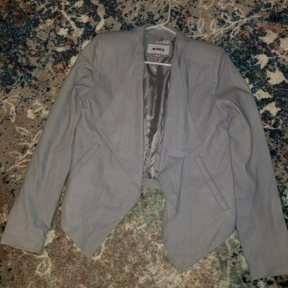 Blazer - Picture 3 of 3